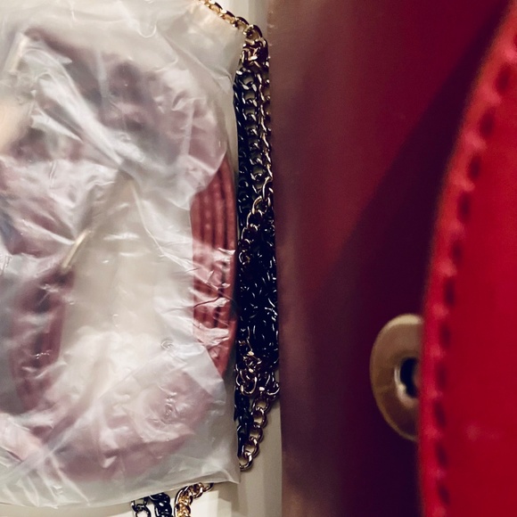 1960s-Style Cherry Red Structured Handbag - Picture 8 of 9